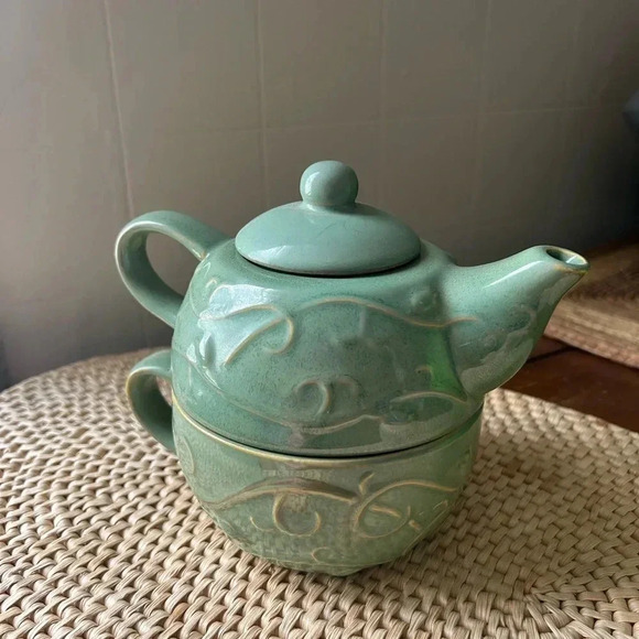 EUC Pier 1 Imports Tea For One 3 Piece Teapot & Cup Set Raised Design in Sage - Picture 5 of 5